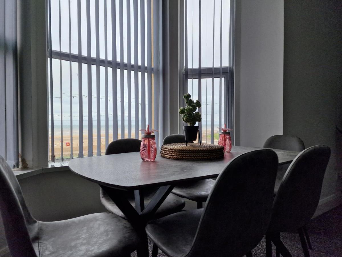 DYSA Promenade Apartments Blackpool Bagian luar foto